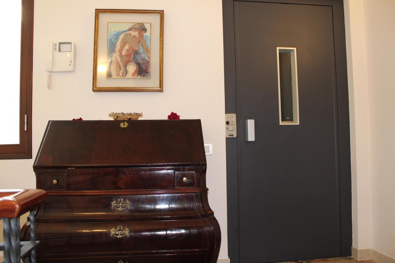 Tres Chic Bed and Breakfast Civitanova Marche Eksteriør billede