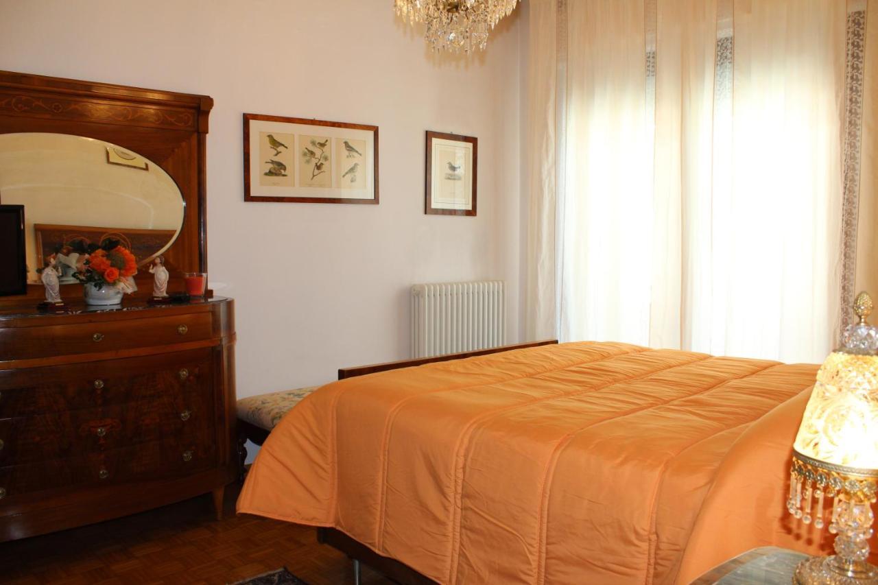 Tres Chic Bed and Breakfast Civitanova Marche Eksteriør billede